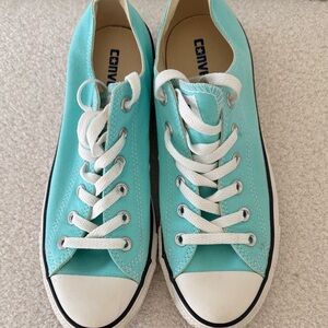 Converse Low Top Sneakers inTiffany Blue and White
